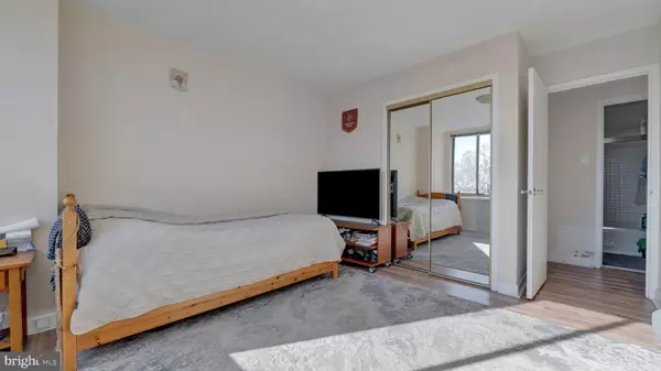 Arlington, VA 22209,1111 ARLINGTON BLVD #905