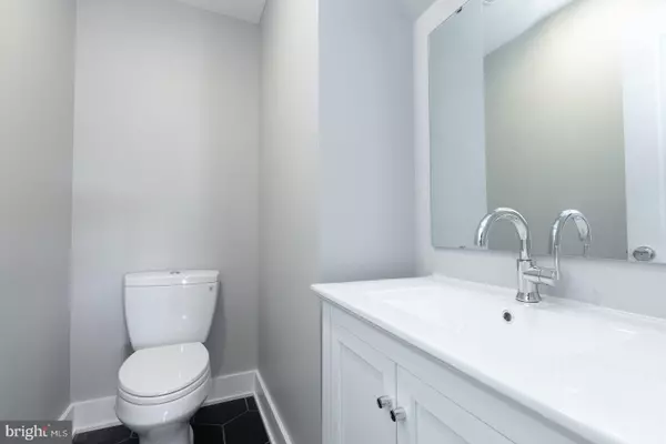 Philadelphia, PA 19130,711 N 16TH ST #UNIT 4