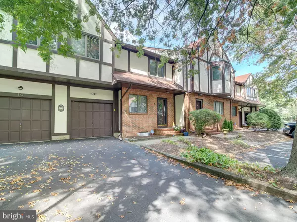 8 BECKETT CT, Ewing, NJ 08628