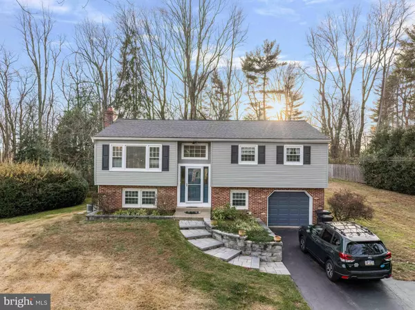 472 WOODWARD DR, Huntingdon Valley, PA 19006