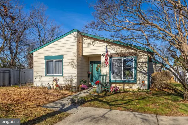 17 HICKORY LN, Swedesboro, NJ 08085