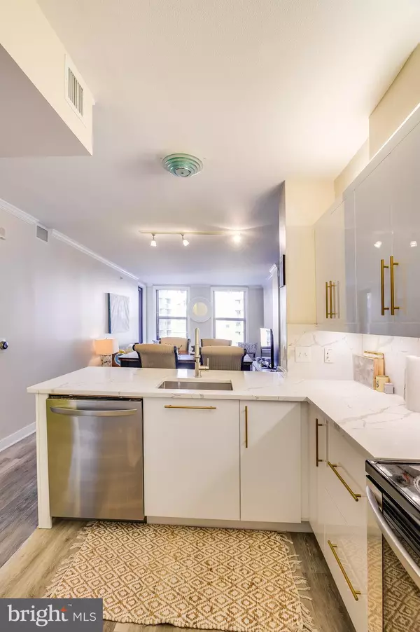 Washington, DC 20004,631 D ST NW #837