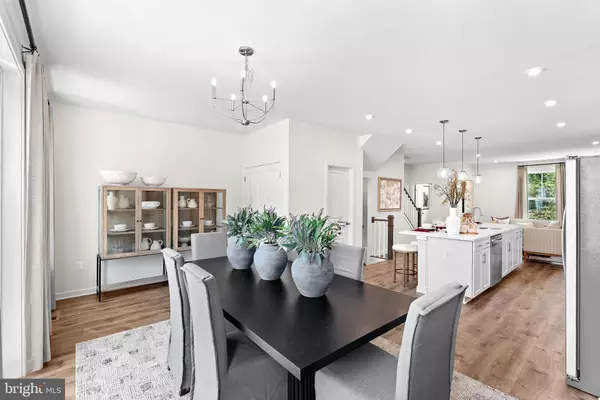 Ashburn, VA 20147,43793 MYSTIC MAROON TER #2