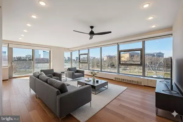 Philadelphia, PA 19130,2401 PENNSYLVANIA AVE #4C44