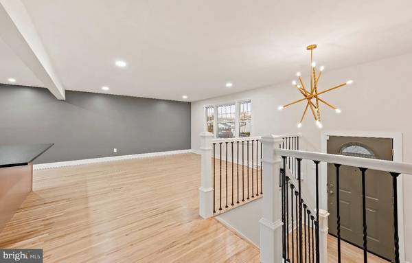 Cherry Hill, NJ 08034,205 E TAMPA AVE