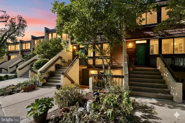 Arlington, VA 22204,2204 S QUINCY ST #1