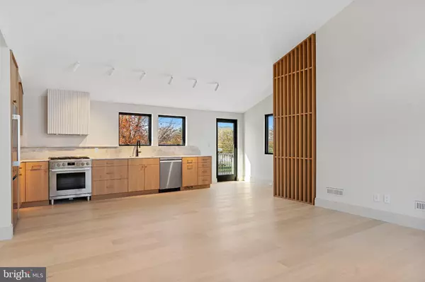 501 HADDONFIELD-BERLIN RD #2ND FLR UNIT, Voorhees, NJ 08043