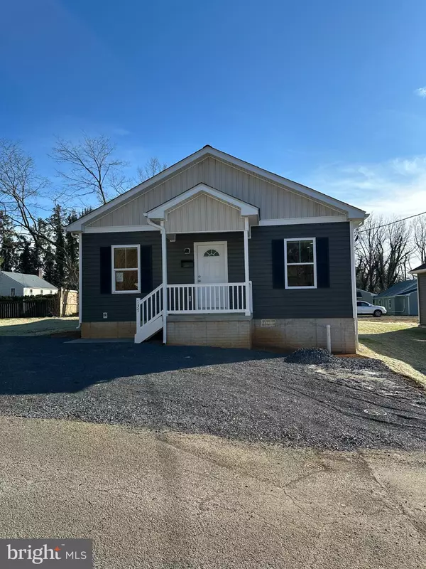 137 WALL ST, Charles Town, WV 25414
