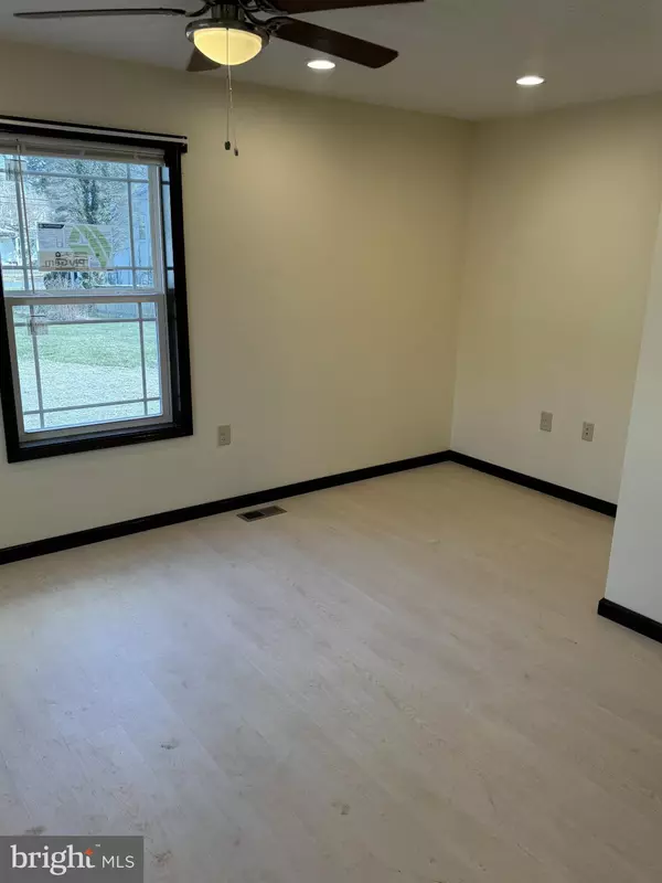 Charles Town, WV 25414,137 WALL ST