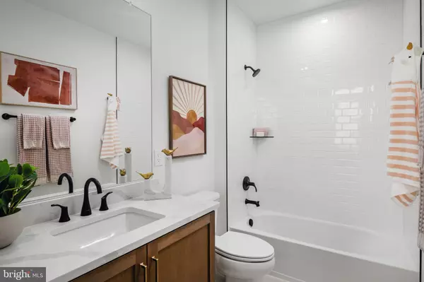 Chantilly, VA 20151,4751 SULLY POINT LN