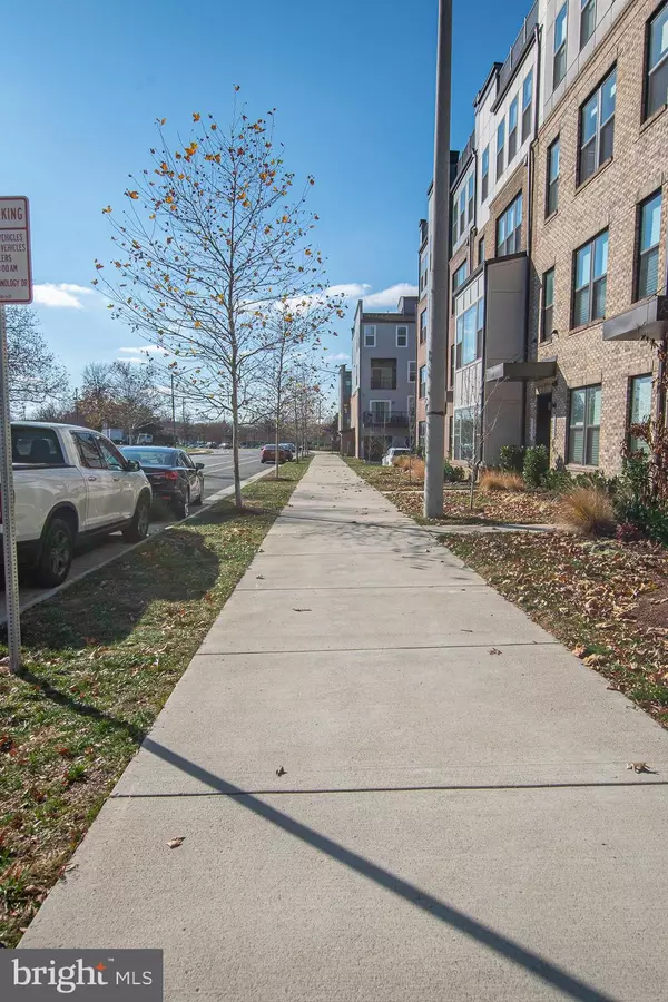 Herndon, VA 20171,13639 DULLES TECHNOLOGY DR #158