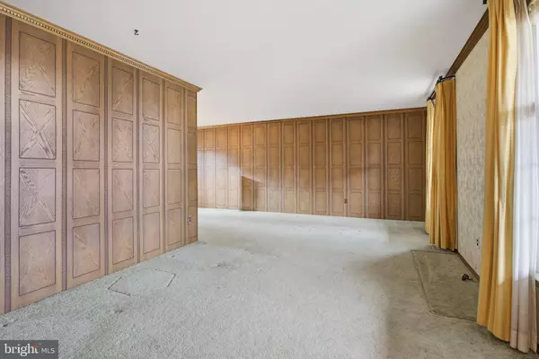 Upper Chichester, PA 19014,734 BURDETT DR