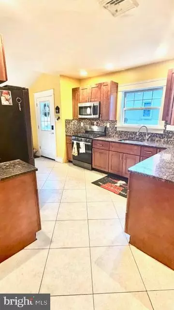 Glenolden, PA 19036,8 STUART AVE