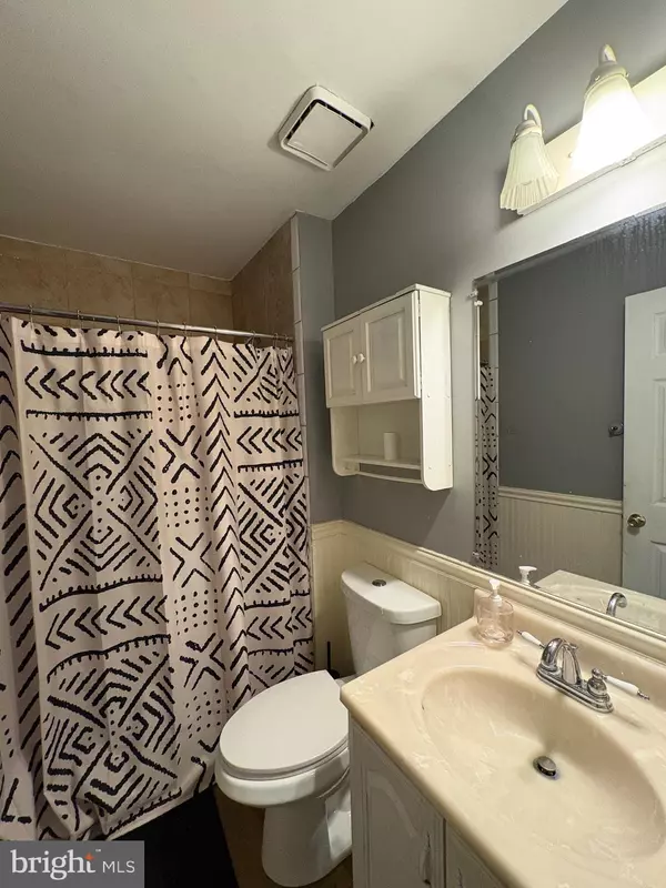 Waldorf, MD 20601,2000 ENGLISH OAK CT