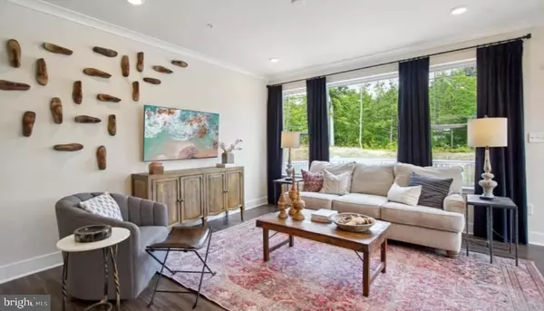 White Plains, MD 20695,10041 SHENANDOAH LN