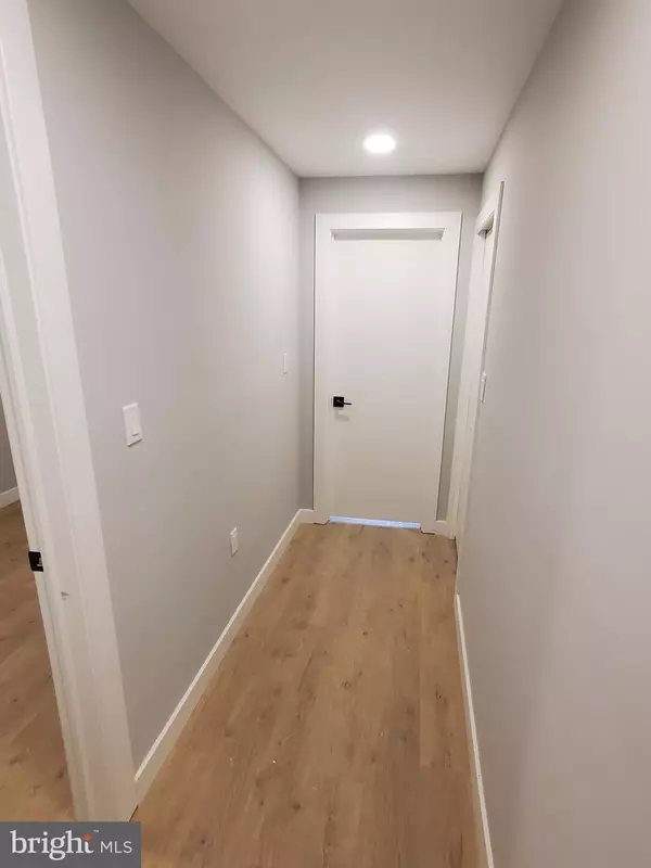 Philadelphia, PA 19127,4663 UMBRIA ST #1R