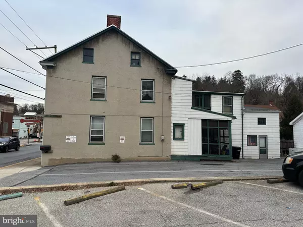 Glen Rock, PA 17327,12 MANCHESTER ST