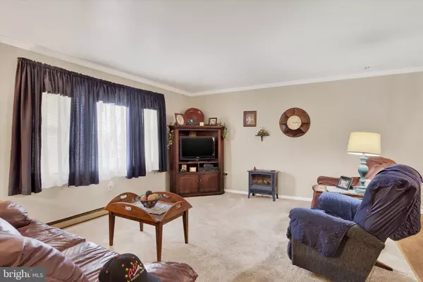 Mechanicsburg, PA 17055,220 MAPLE LN