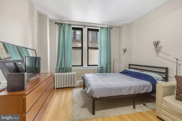 Philadelphia, PA 19107,1324 LOCUST ST #329