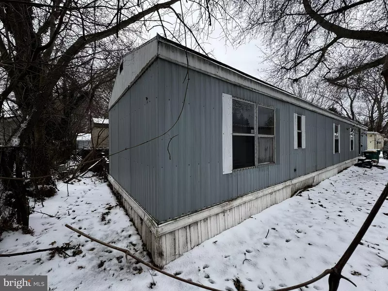 1417 WANA DR, Erie, PA 16505