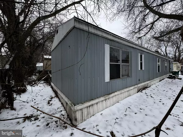 1417 WANA DR, Erie, PA 16505