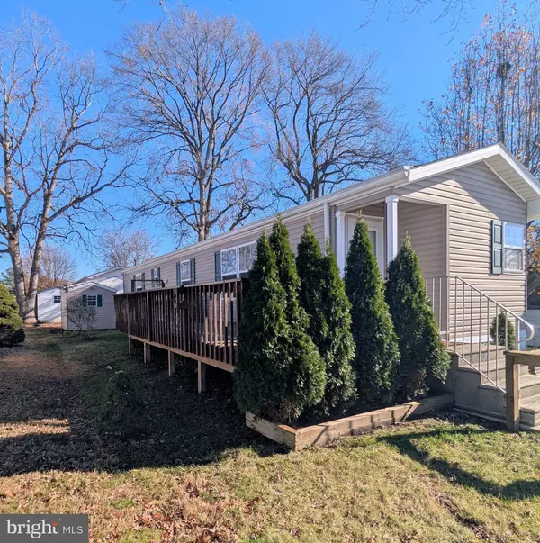 Middle River, MD 21220,107 TRAILWAY RD