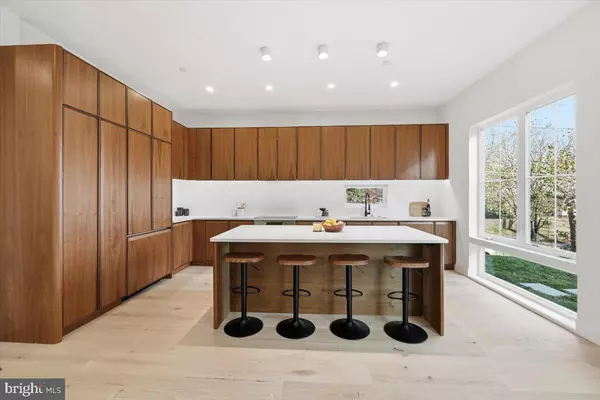 Washington, DC 20017,1237 FRANKLIN ST NE