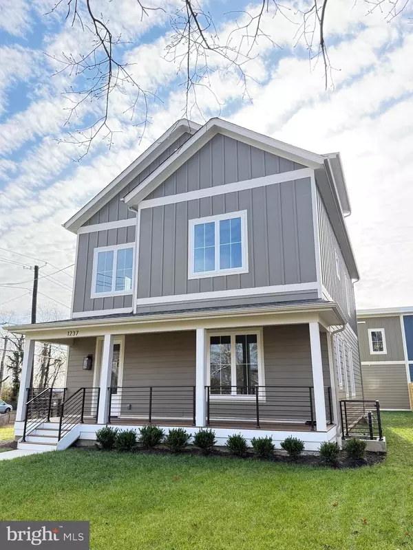 Washington, DC 20017,1237 FRANKLIN ST NE