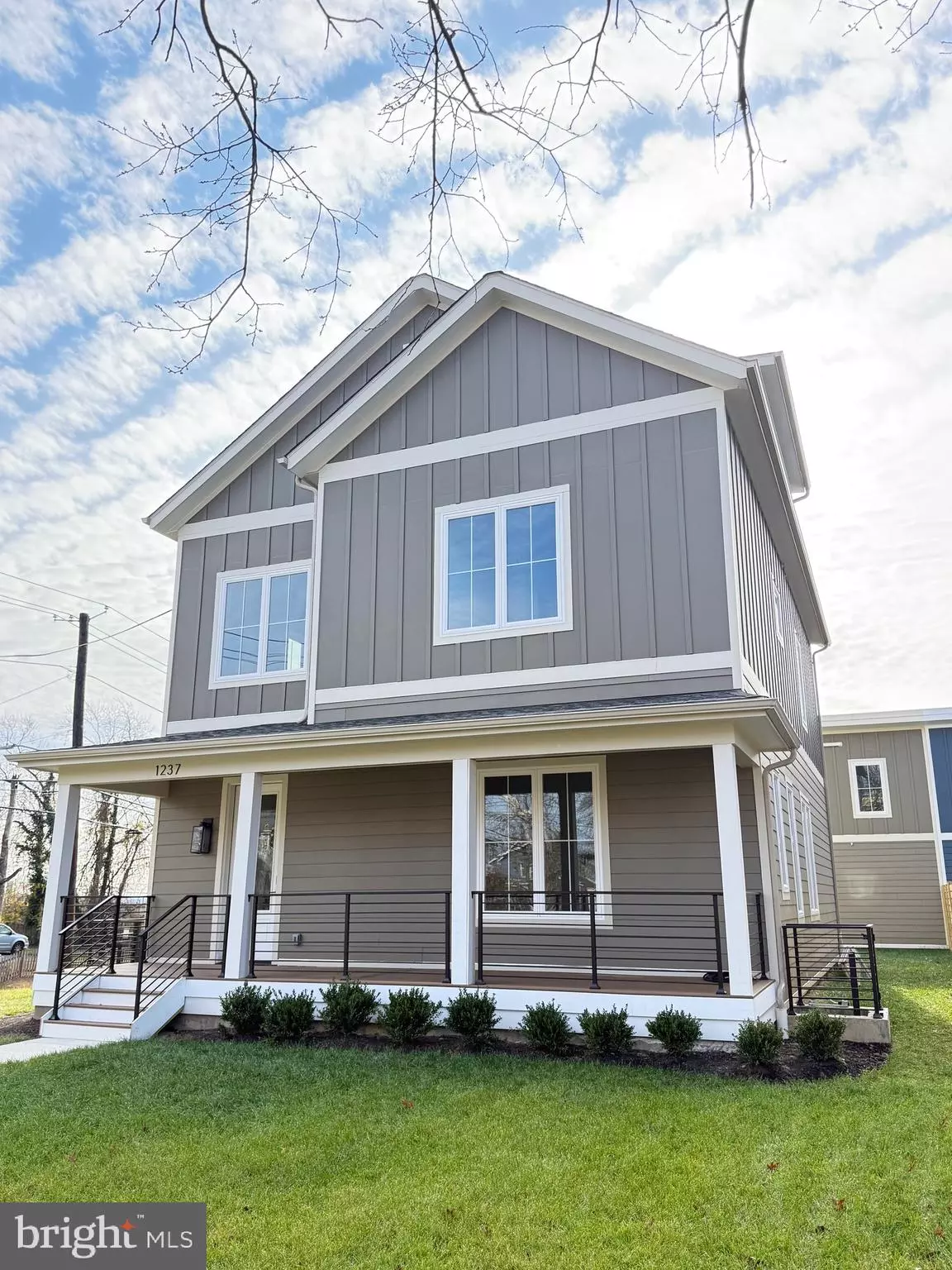 Washington, DC 20017,1237 FRANKLIN ST NE