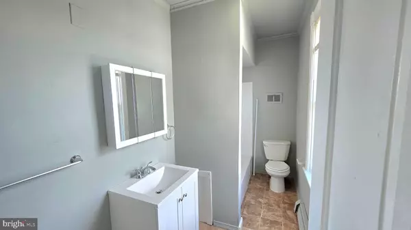 Riverside, NJ 08075,52 E HANCOCK ST #B