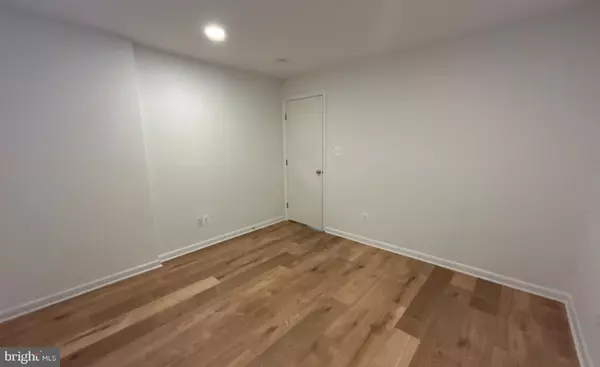 Dumfries, VA 22025,16318 TACONIC CIR