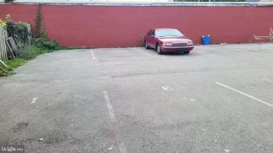 York, PA 17401,614 W CLARKE AVE #4