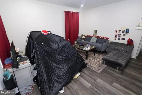 Washington, DC 20020,2433 IRVING ST SE