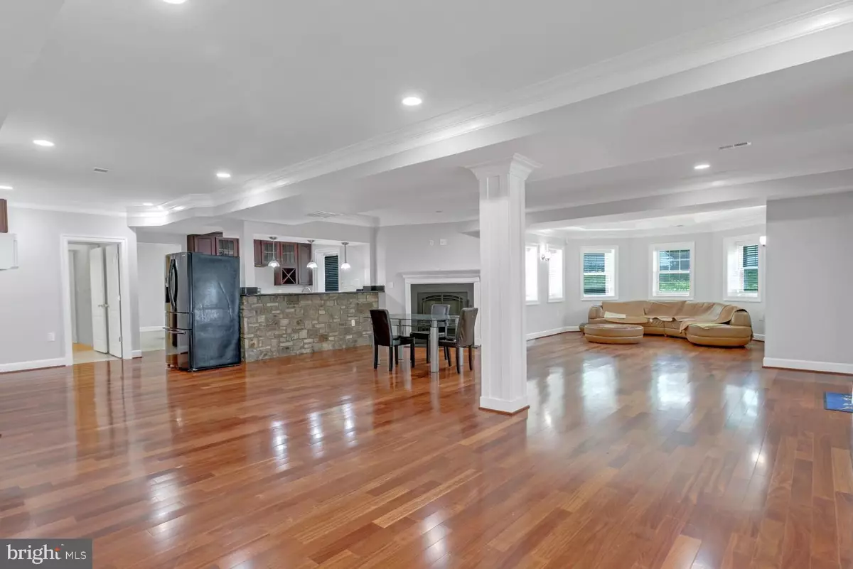 Mclean, VA 22101,6529 FAIRLAWN DR #LOWER LEVEL