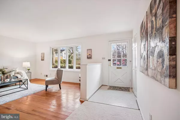 Annandale, VA 22003,8928 CHELTONHAM PL