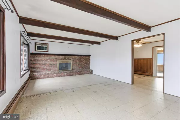 Levittown, PA 19057,28 CLOISTER RD