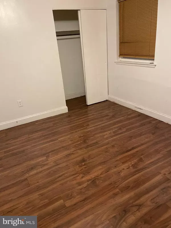 Philadelphia, PA 19116,553-1 ST FL FOSTER ST