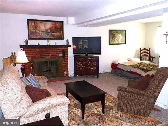 Mullica Hill, NJ 08062,127 KAREN CT