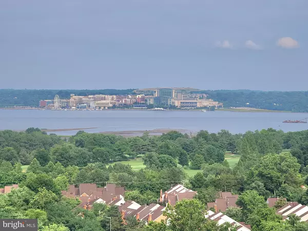 Alexandria, VA 22303,2059 HUNTINGTON AVE #903