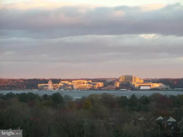 Alexandria, VA 22303,2059 HUNTINGTON AVE #903