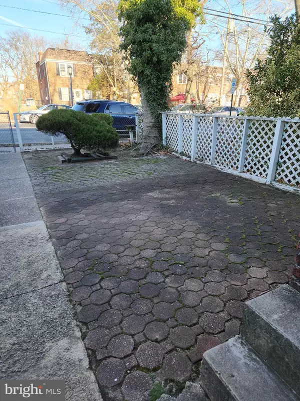 Camden, NJ 08105,367 MARLTON AVE