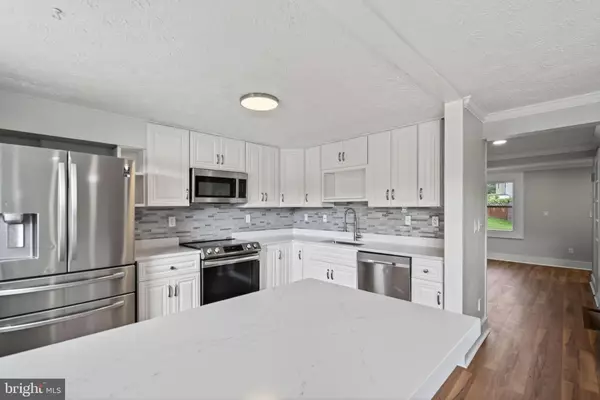 Alexandria, VA 22309,8336 CLAREMONT WOODS DR