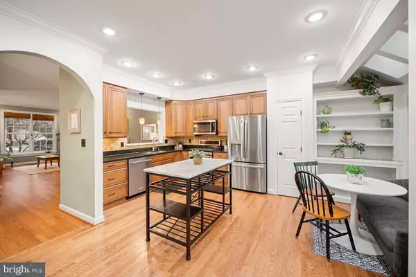 Alexandria, VA 22306,3721 HUNTLEY MEADOWS LN