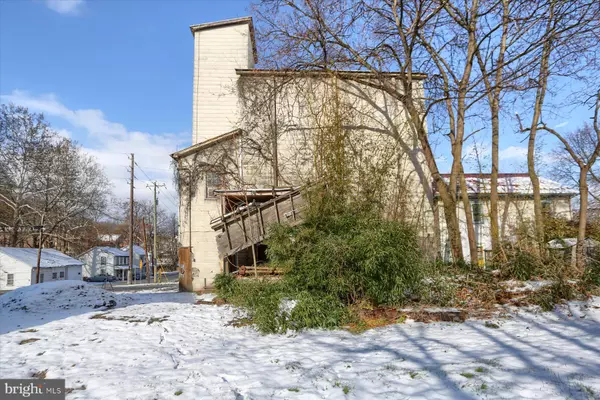 Newport, PA 17074,300 S 4TH ST