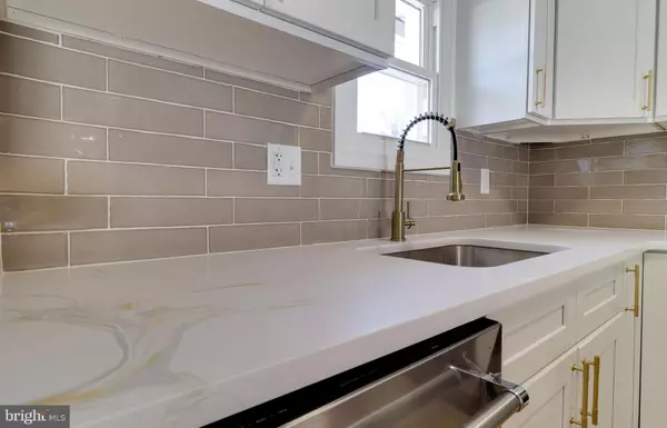 Clementon, NJ 08021,442 LA CASCATA TNHS