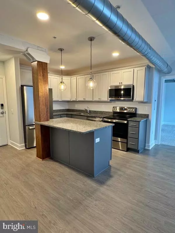 York, PA 17401,50 N DUKE ST #305