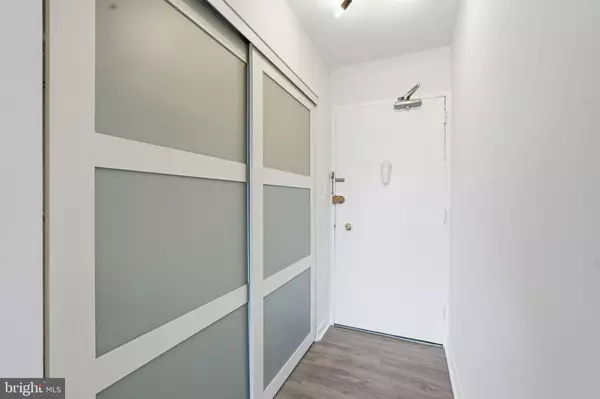 Arlington, VA 22204,4600 S FOUR MILE RUN DR #613