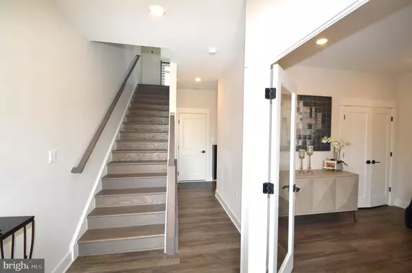 Ashburn, VA 20148,22790 TAWNY PINE SQ