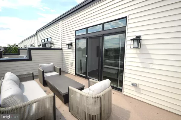 Ashburn, VA 20148,22790 TAWNY PINE SQ