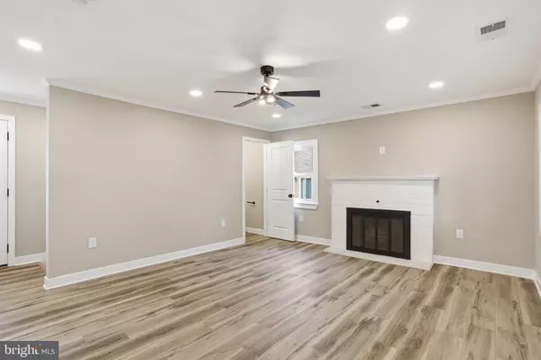 Glen Burnie, MD 21060,1 SUMMIT AVE